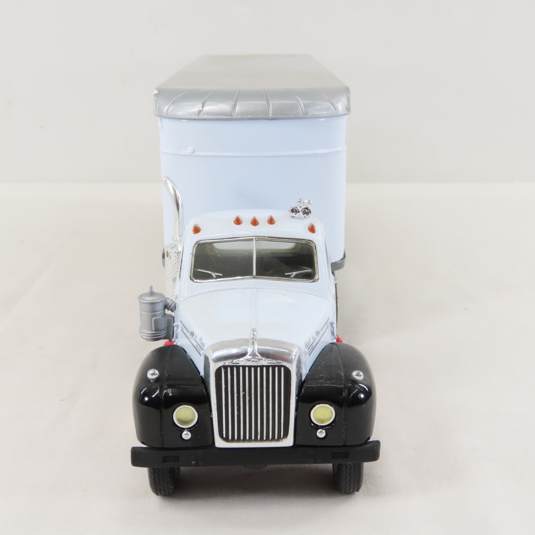 1st Gear 1:34 Wonder Bread 1960 Mack B-61 Tractor - 8