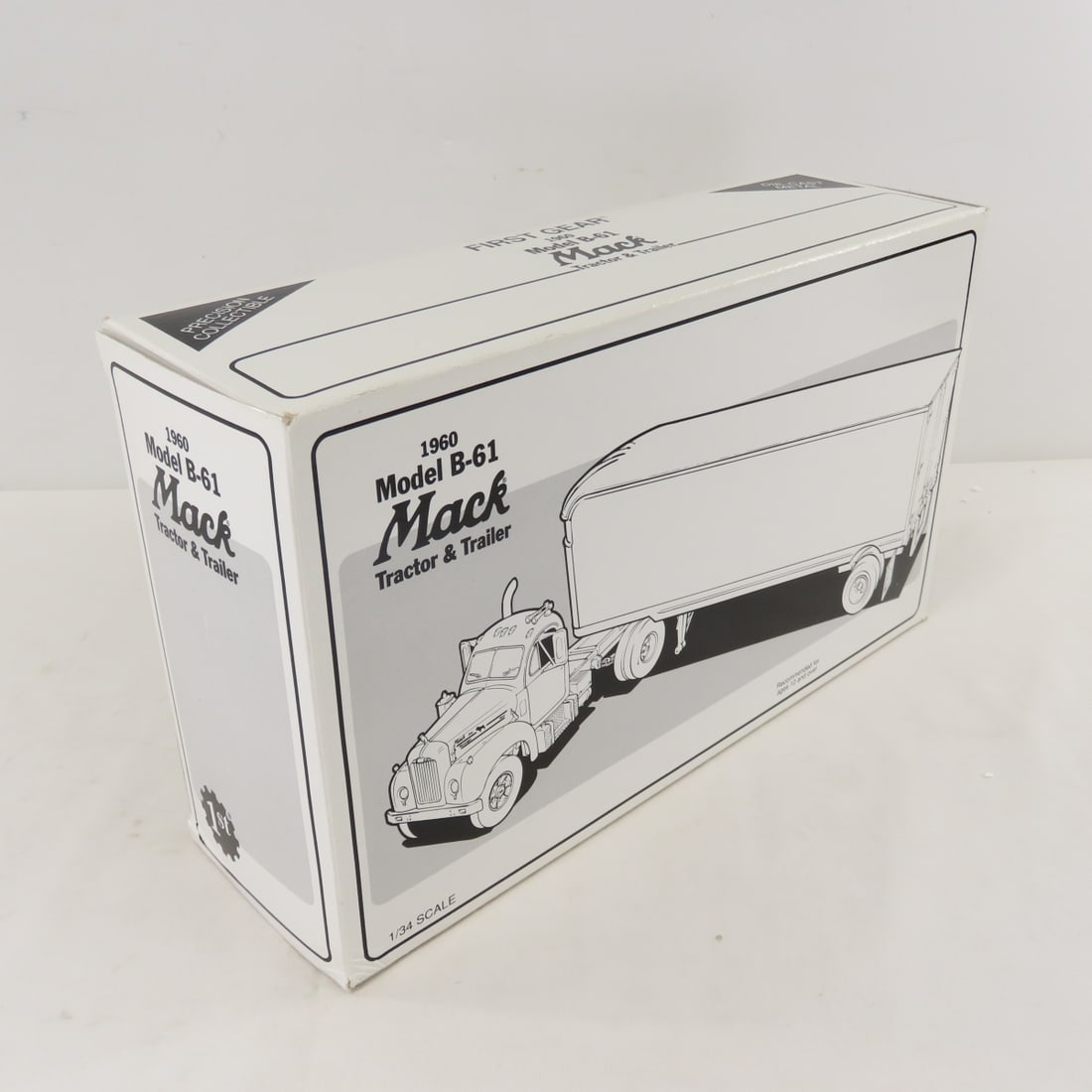 1st Gear 1:34 Black Cab Mack B-61 Tractor Trailer - 13
