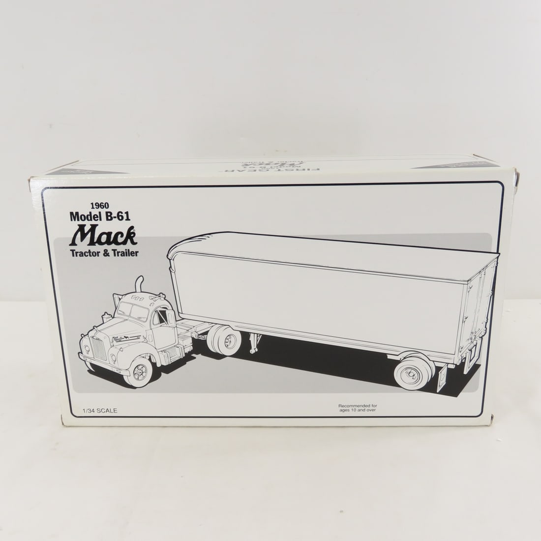 1st Gear 1:34 Black Cab Mack B-61 Tractor Trailer - 14