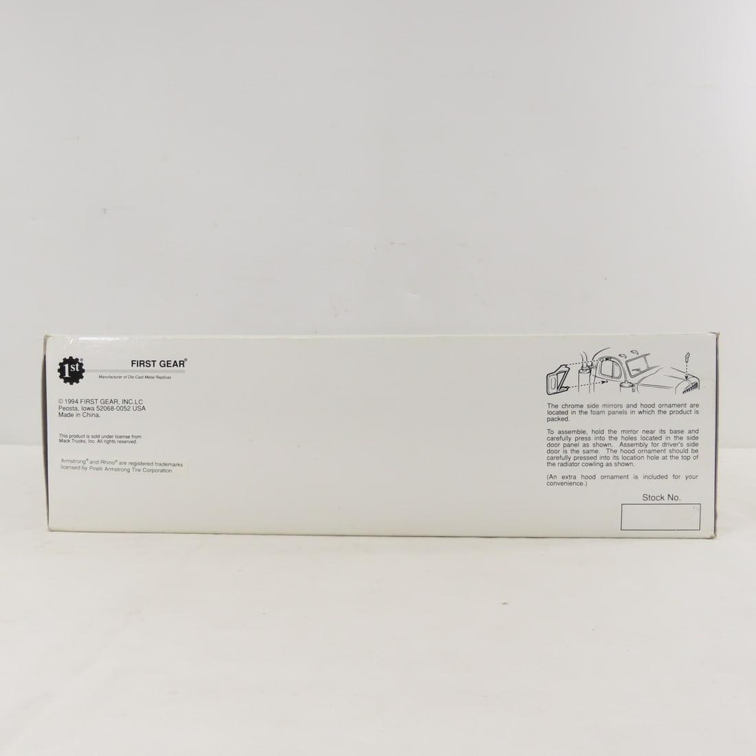 1st Gear 1:34 Black Cab Mack B-61 Tractor Trailer - 16