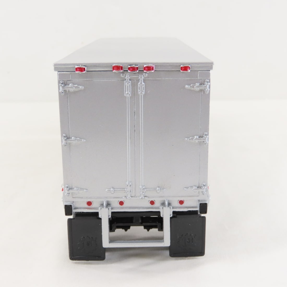 1st Gear 1:34 Black Cab Mack B-61 Tractor Trailer - 4
