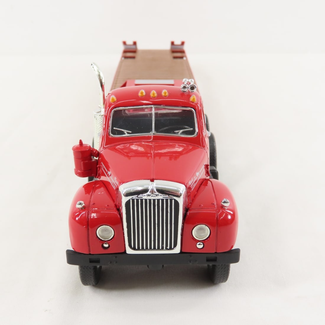 1st Gear 1:34 Dallas Mavis Mack B-61 Tractor - 8