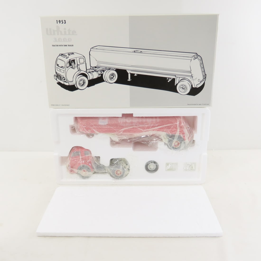 1st Gear 1:34 Hamilton Oil 1953 White 3000 Tractor: 1st Gear 1:34 Hamilton Oil 1953 White 3000 Tractor - Diecast Metal 19-1931 - 1953 White 3000 Hamilton-Wilber Oil Tractor & Trailer. Has original shipping box. LOT SIZE: 13x8x4" 2 LBS All information a