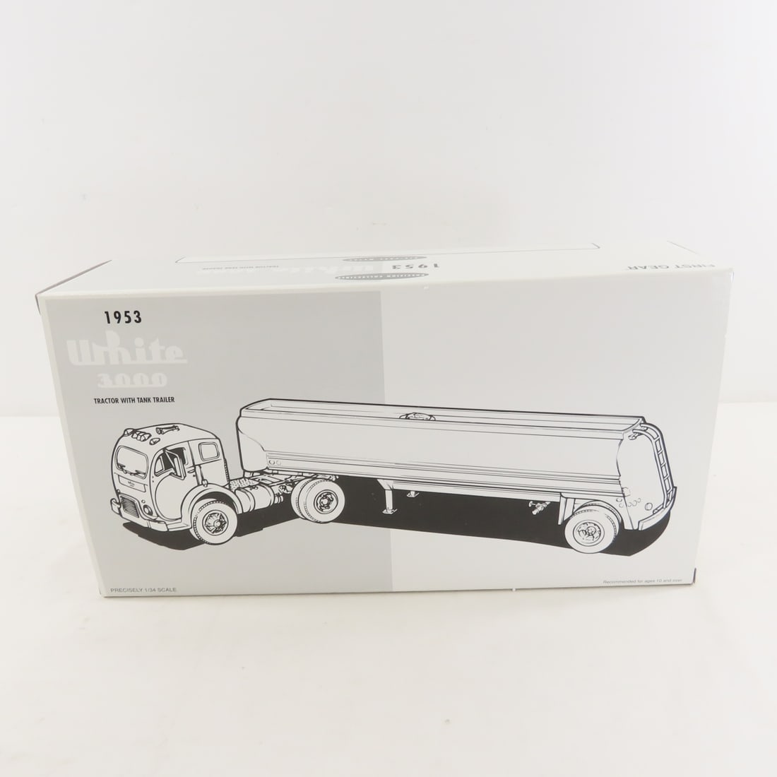 1st Gear 1:34 Hamilton Oil 1953 White 3000 Tractor - 7