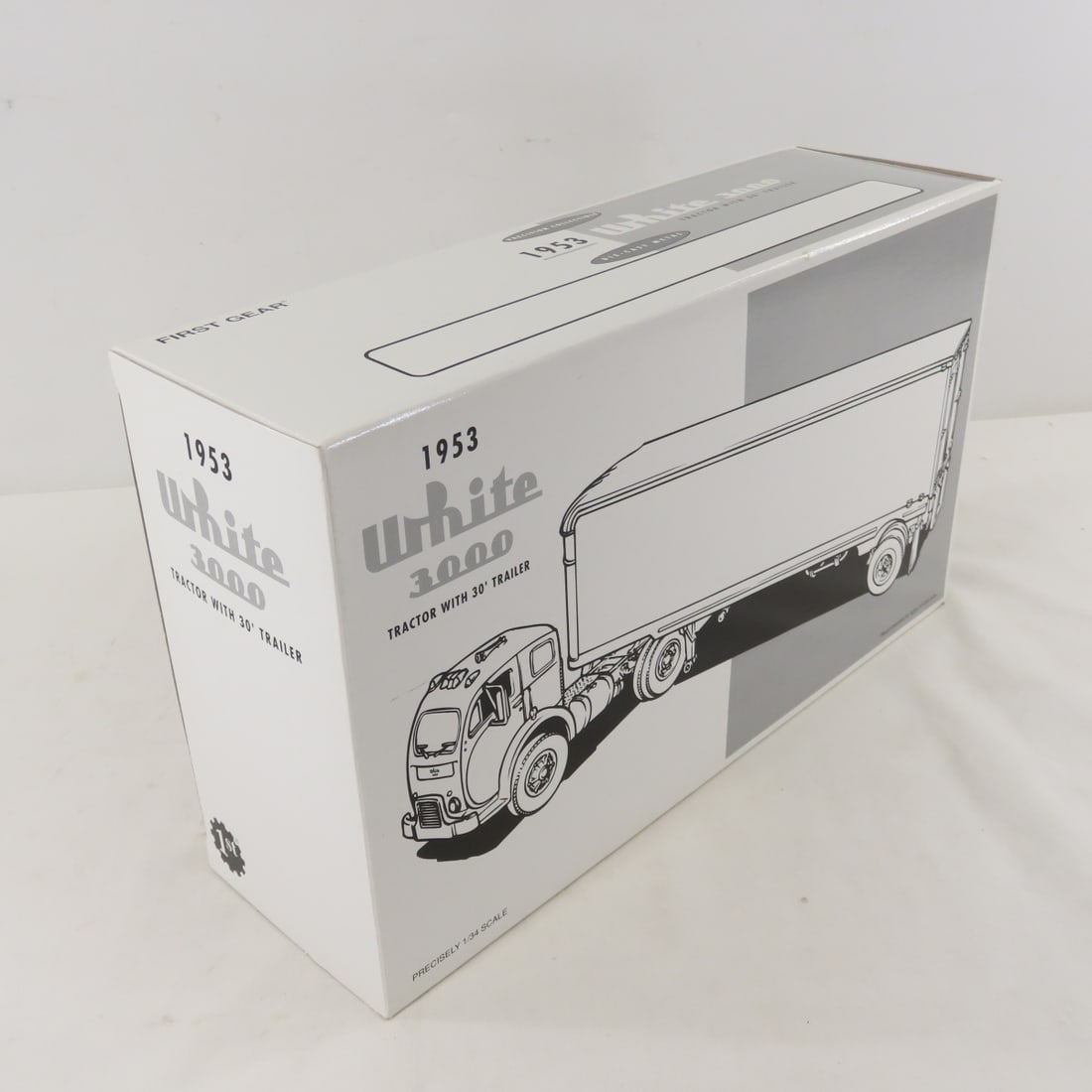 1st Gear 1:34 Burlington 1953 White 3000 Tractor - 6
