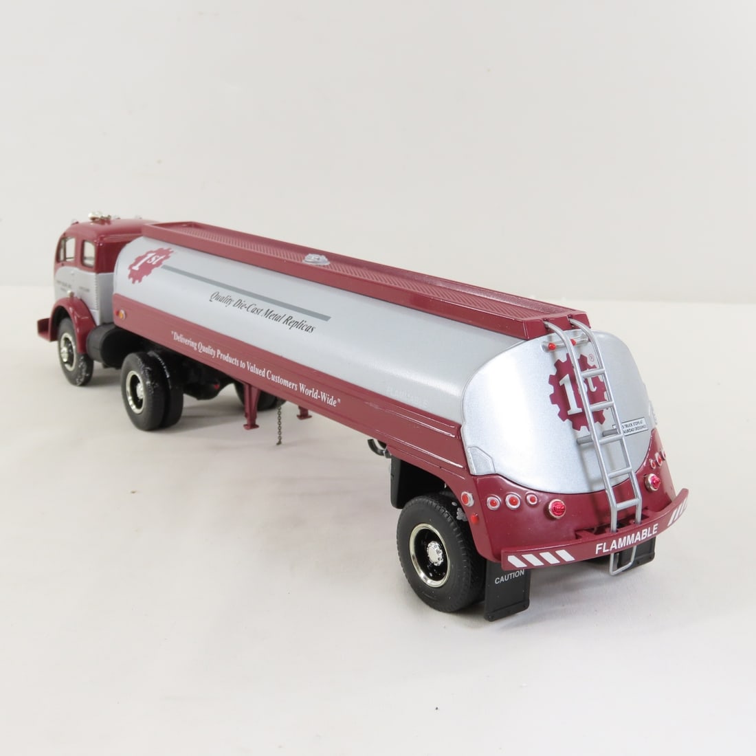 1st Gear 1:34 1953 White 3000 Tractor With Tanker - 3