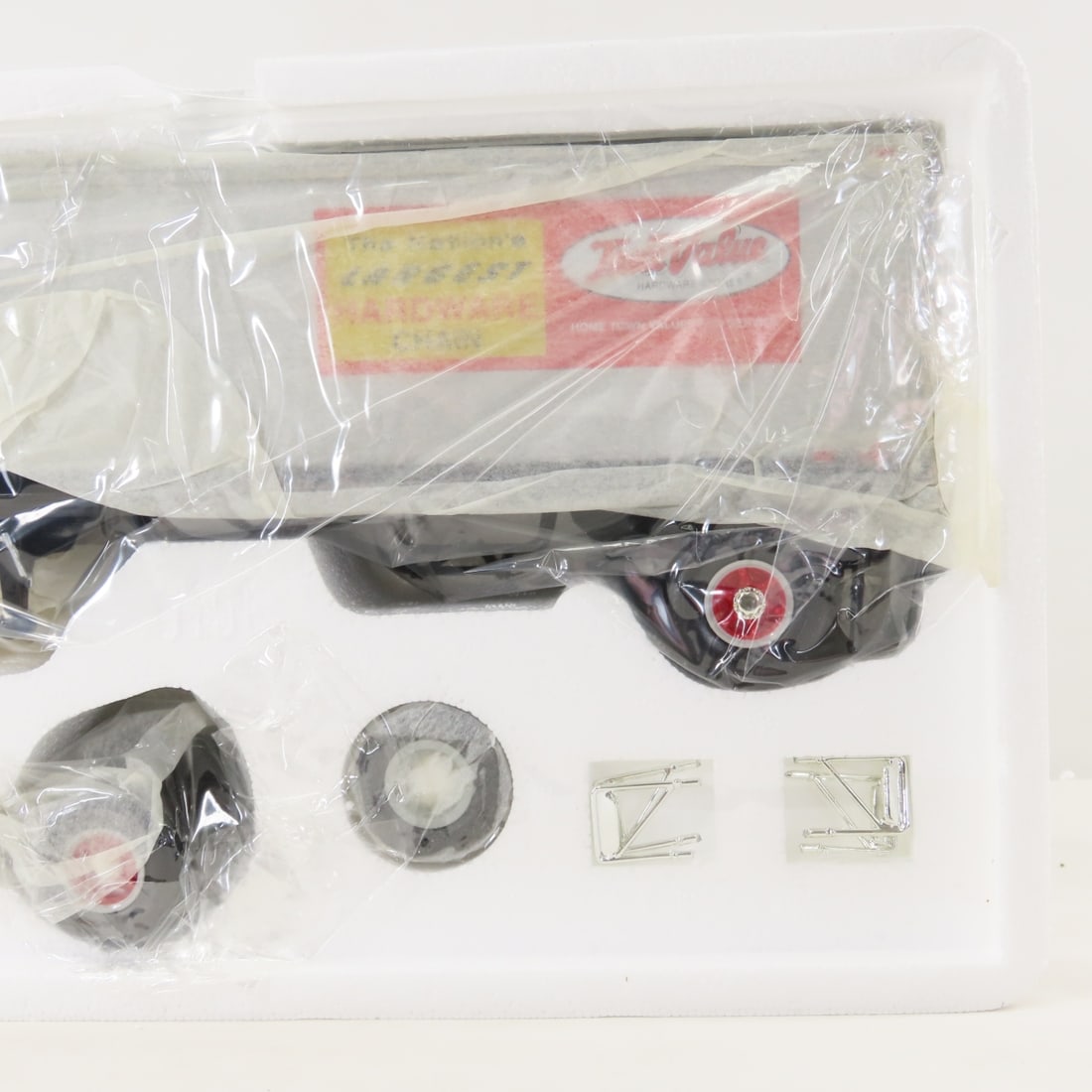 1st Gear 1:34 True Value1953 White 3000 Tractor - 4