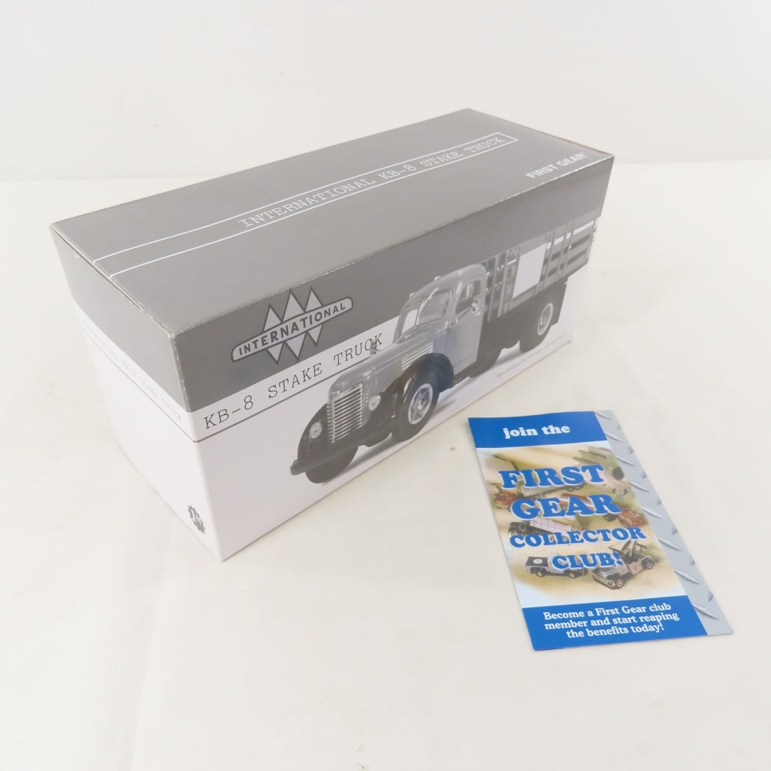 1st Gear 1:34 Scale INTL KB-8 Stake Truck - 12