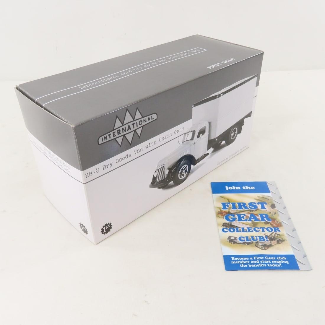 1st Gear 1:34 Scale INTL KB-8 Dry Goods Van w/Gate - 12