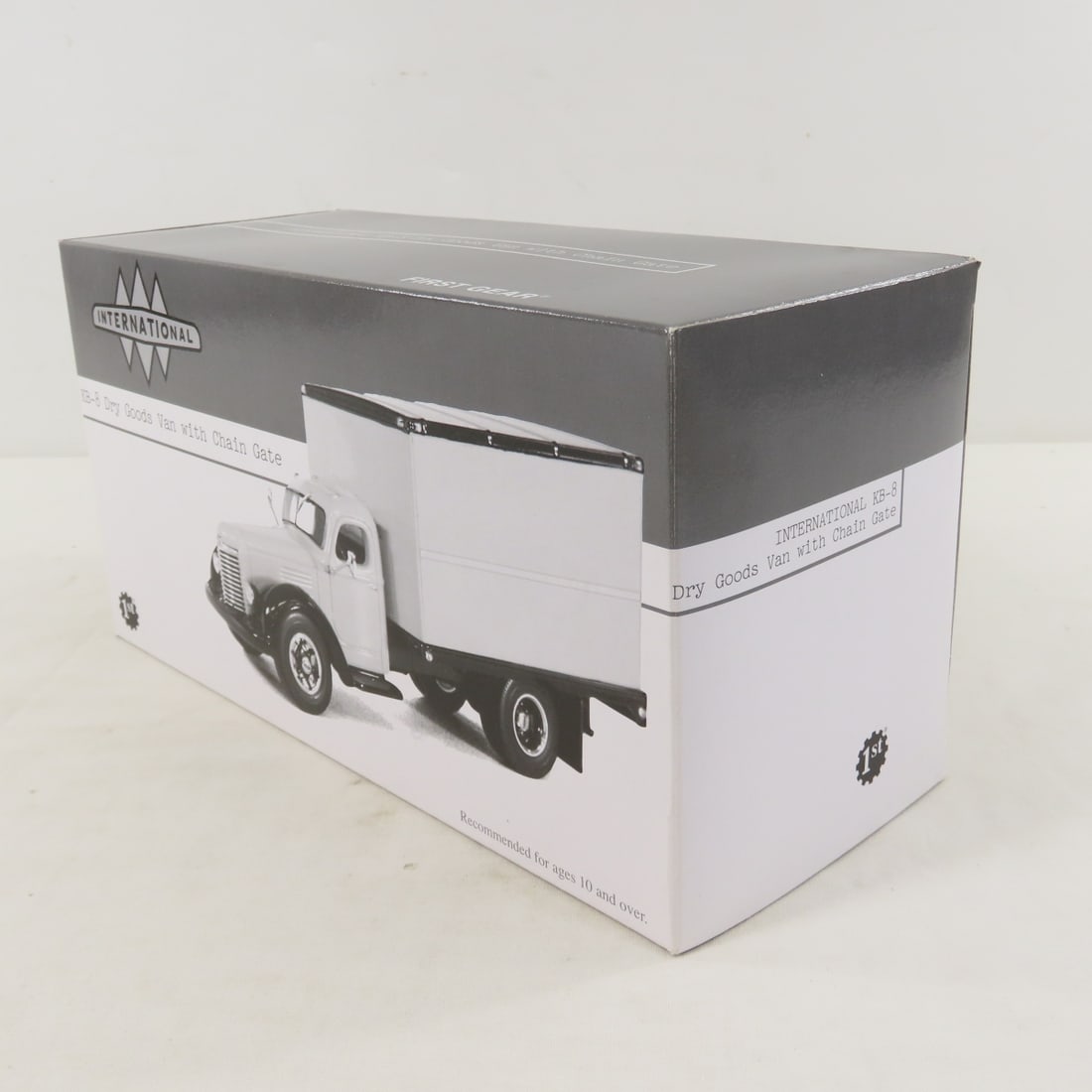 1st Gear 1:34 Scale INTL KB-8 Dry Goods Van w/Gate - 14