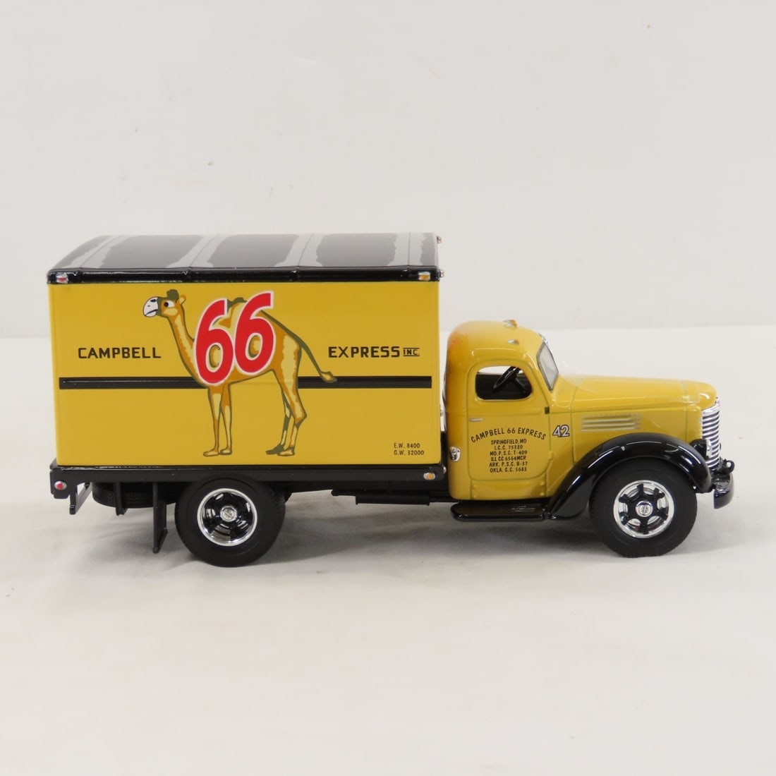 1st Gear 1:34 Scale INTL KB-8 Dry Goods Van w/Gate - 6