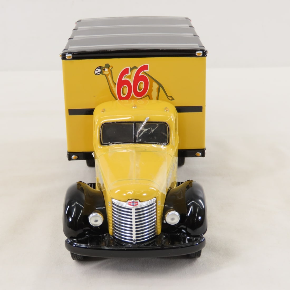 1st Gear 1:34 Scale INTL KB-8 Dry Goods Van w/Gate - 8