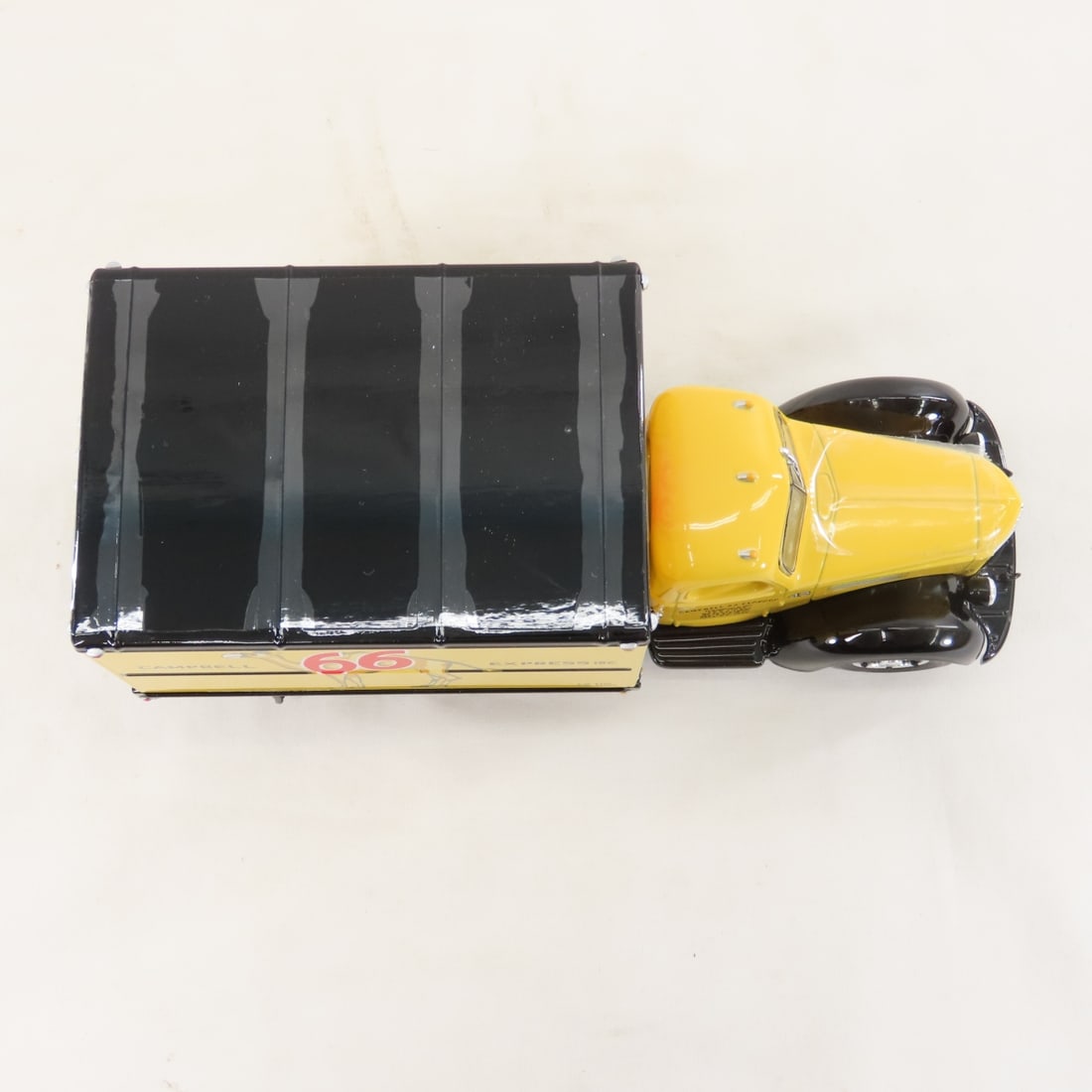 1st Gear 1:34 Scale INTL KB-8 Dry Goods Van w/Gate - 9