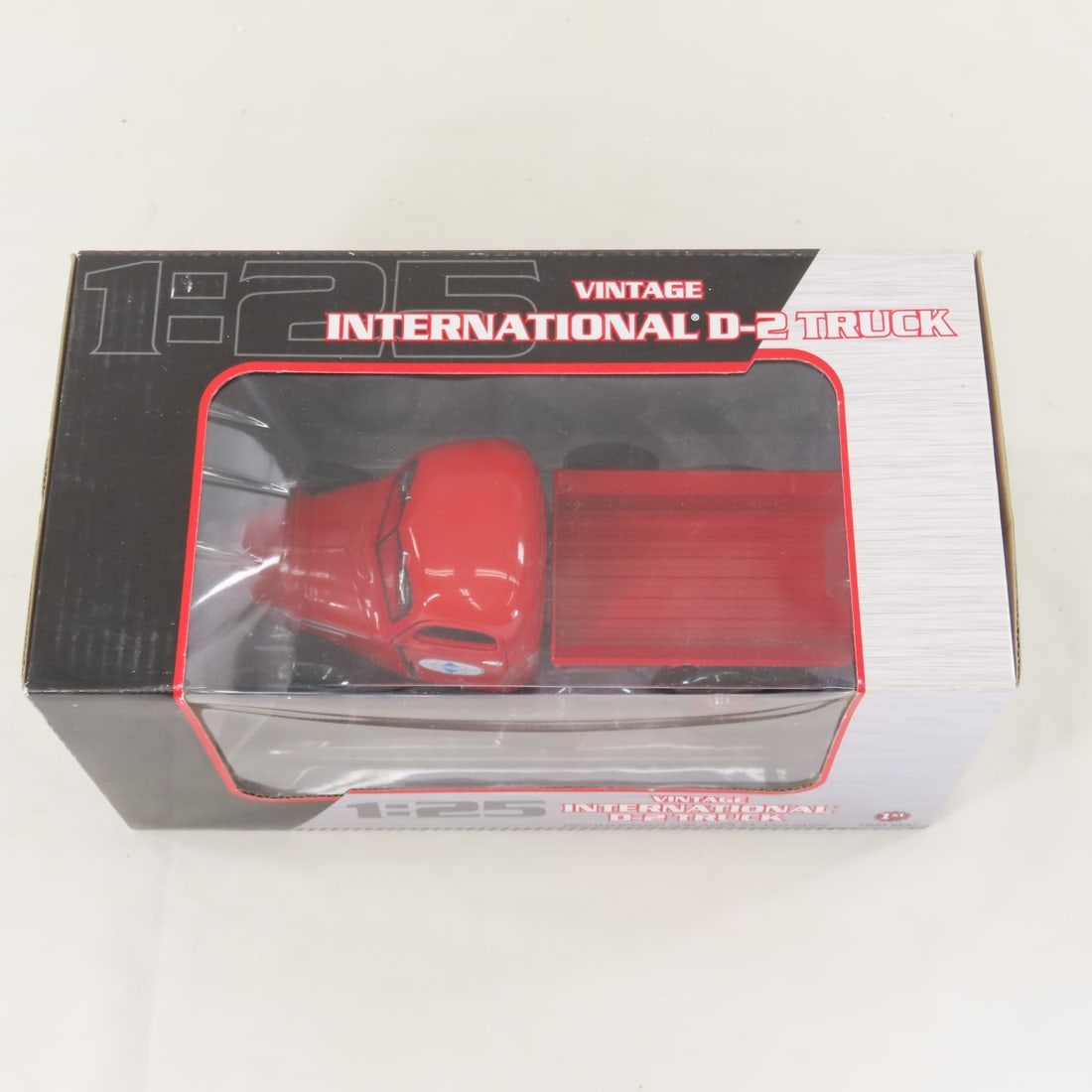 1st Gear 1:25 International D-2 Truck 49-0344A - 7