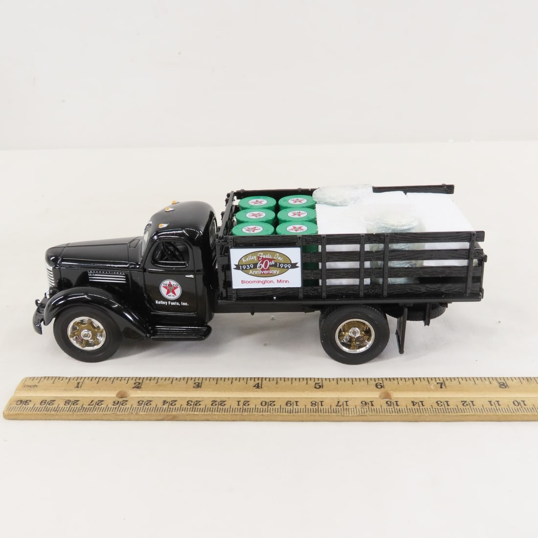 1st Gear 1:34 INTL 1949 KB-8 Texaco Stake Truck - 2