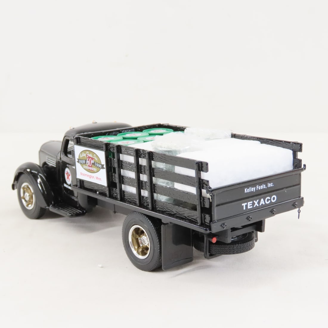 1st Gear 1:34 INTL 1949 KB-8 Texaco Stake Truck - 3