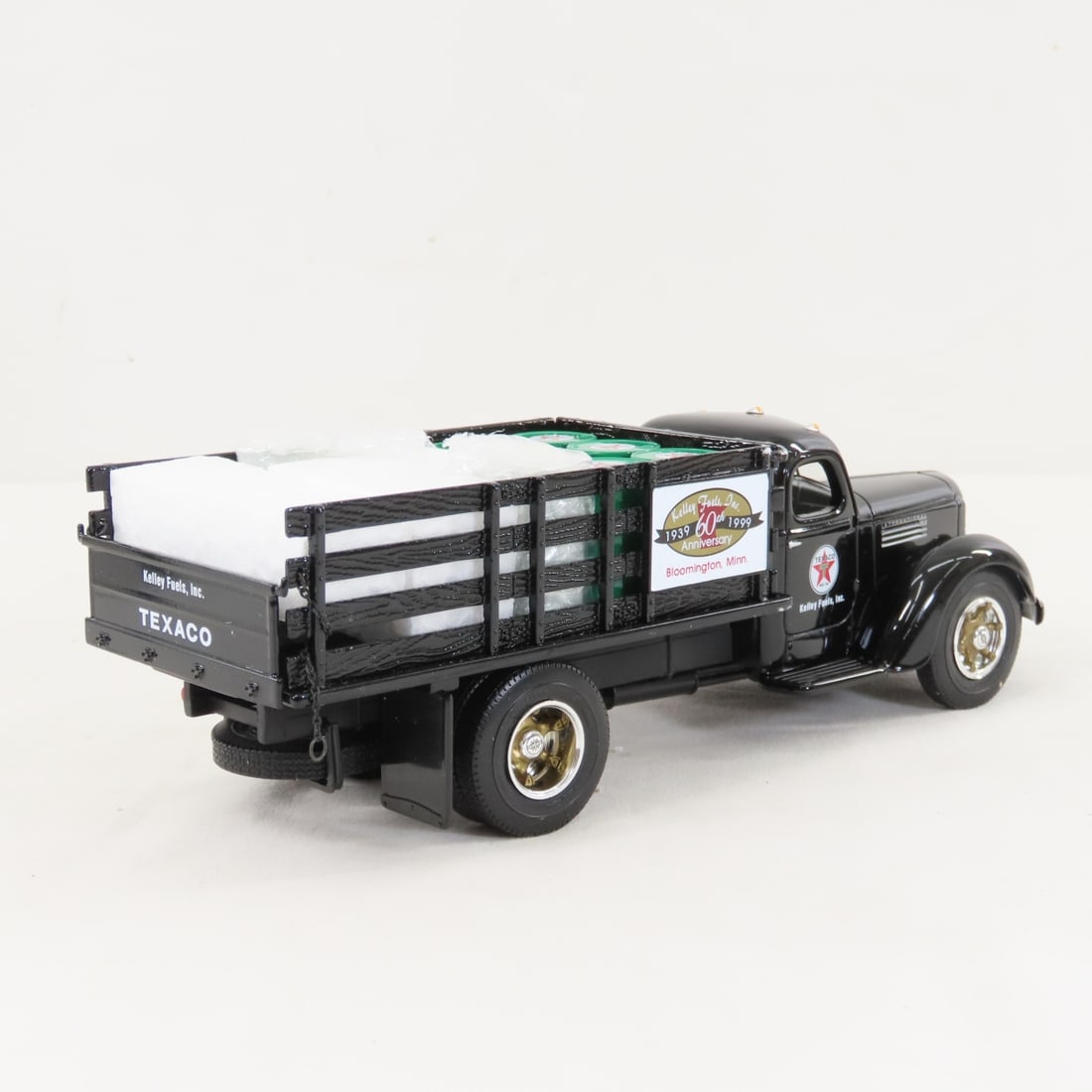 1st Gear 1:34 INTL 1949 KB-8 Texaco Stake Truck - 5
