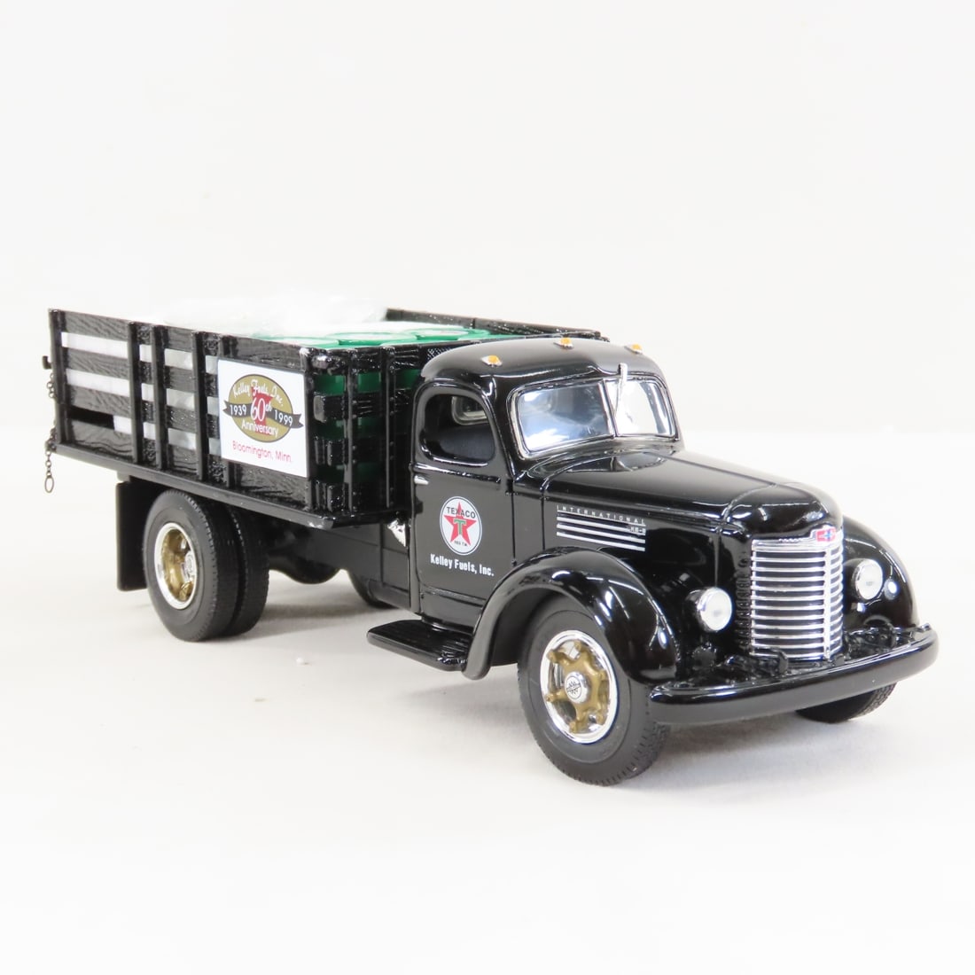 1st Gear 1:34 INTL 1949 KB-8 Texaco Stake Truck - 7