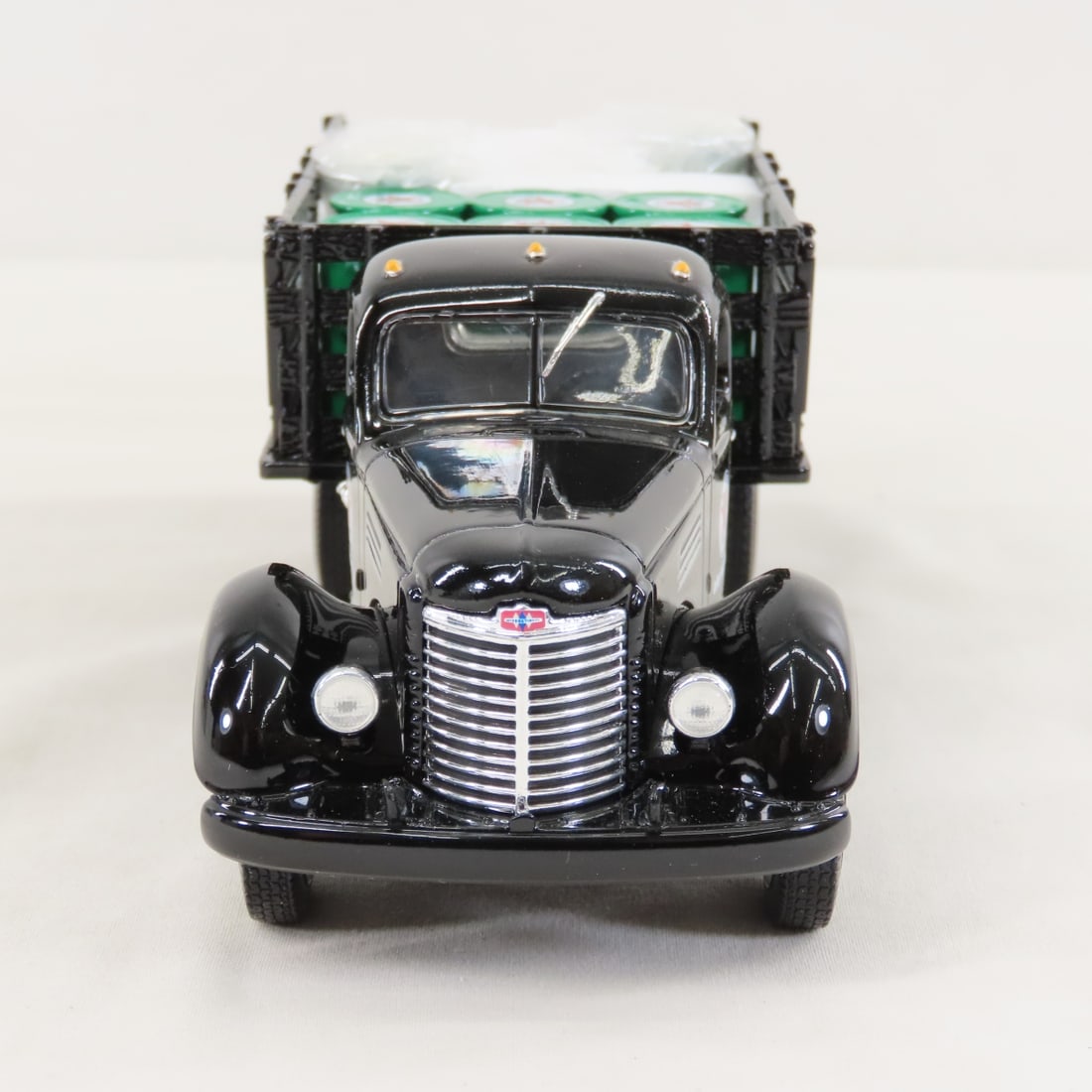 1st Gear 1:34 INTL 1949 KB-8 Texaco Stake Truck - 8