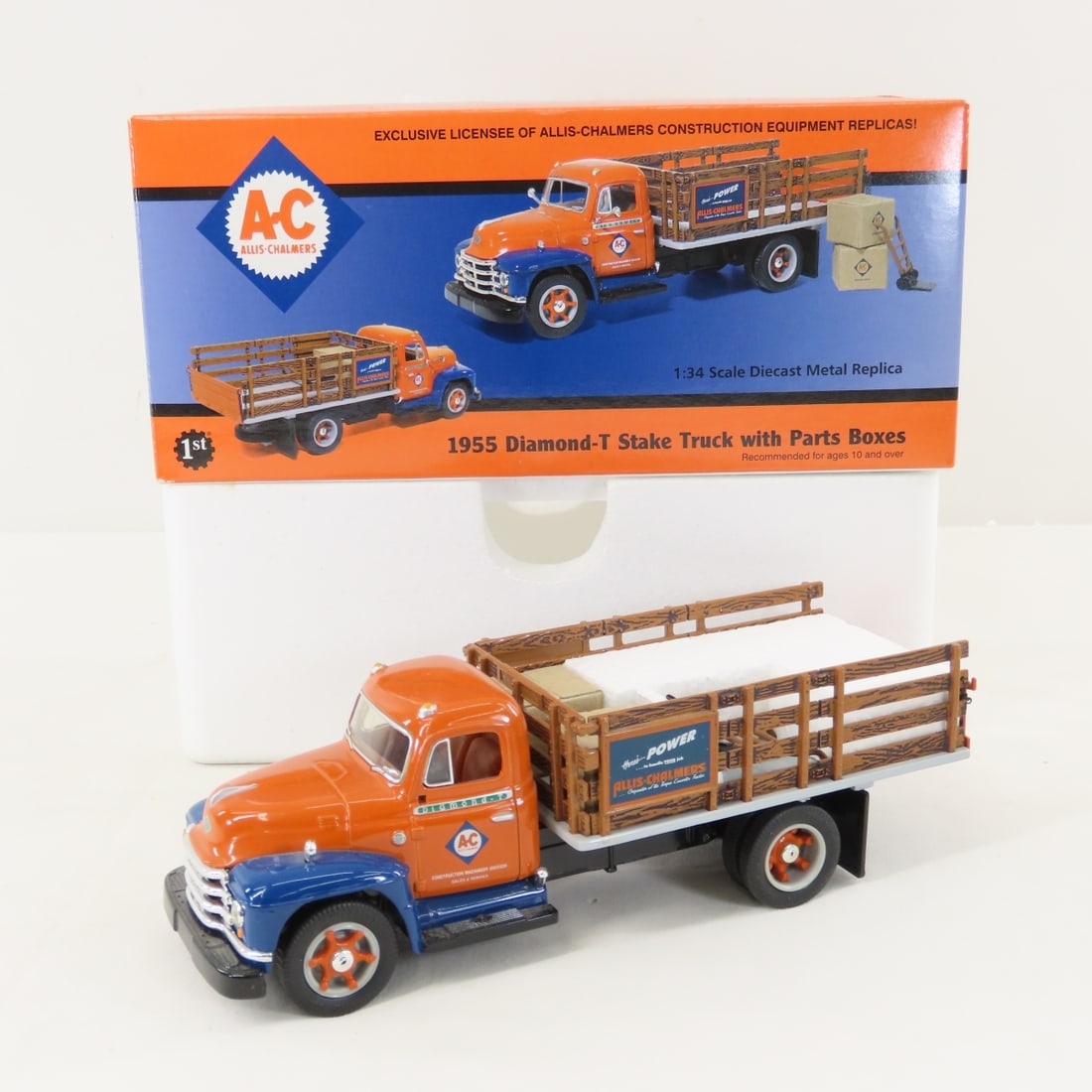 1st Gear 1955 AC Diamond-T Stake Truck w/Boxes: 1st Gear 1955 AC Diamond-T Stake Truck w/Boxes - 1:34 Diecast Metal 19-3425. Has original shipping box. LOT SIZE: 10x5x5" 2 LBS All information and photos, which are part of the description, are
