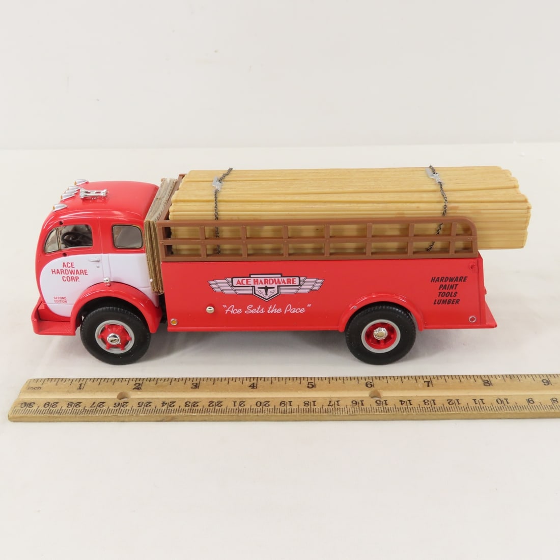 1st Gear 1:34 Ace Hardware 1953 White 3000 Truck - 2