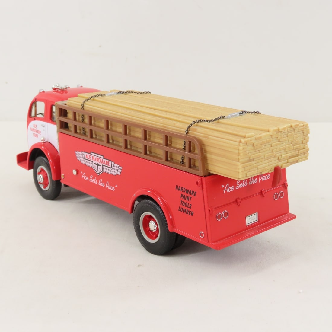 1st Gear 1:34 Ace Hardware 1953 White 3000 Truck - 3