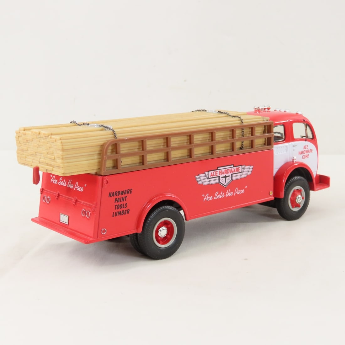 1st Gear 1:34 Ace Hardware 1953 White 3000 Truck - 5