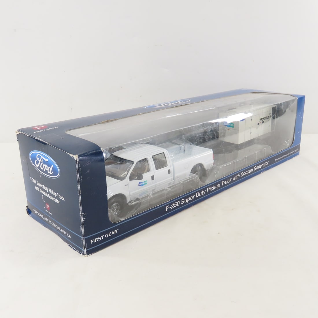 1st Gear 1:34 Ford F250 Super Duty Truck/Generator - 2