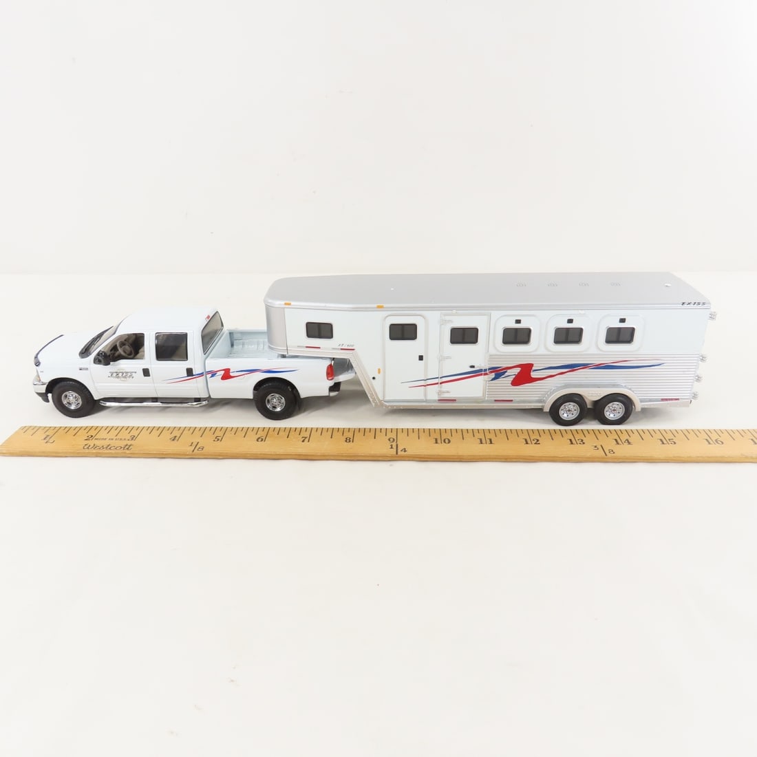 1st Gear 1:34 Ford F250 & Exiss Horse Trailer - 2