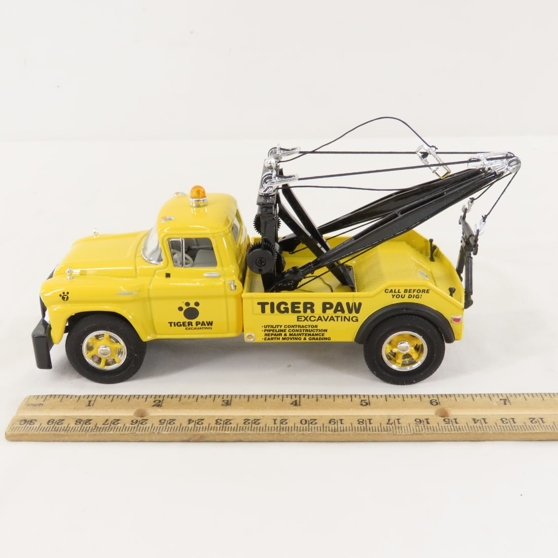 1st Gear 1:34 Tiger Paw Excavating Tow Truck - 2
