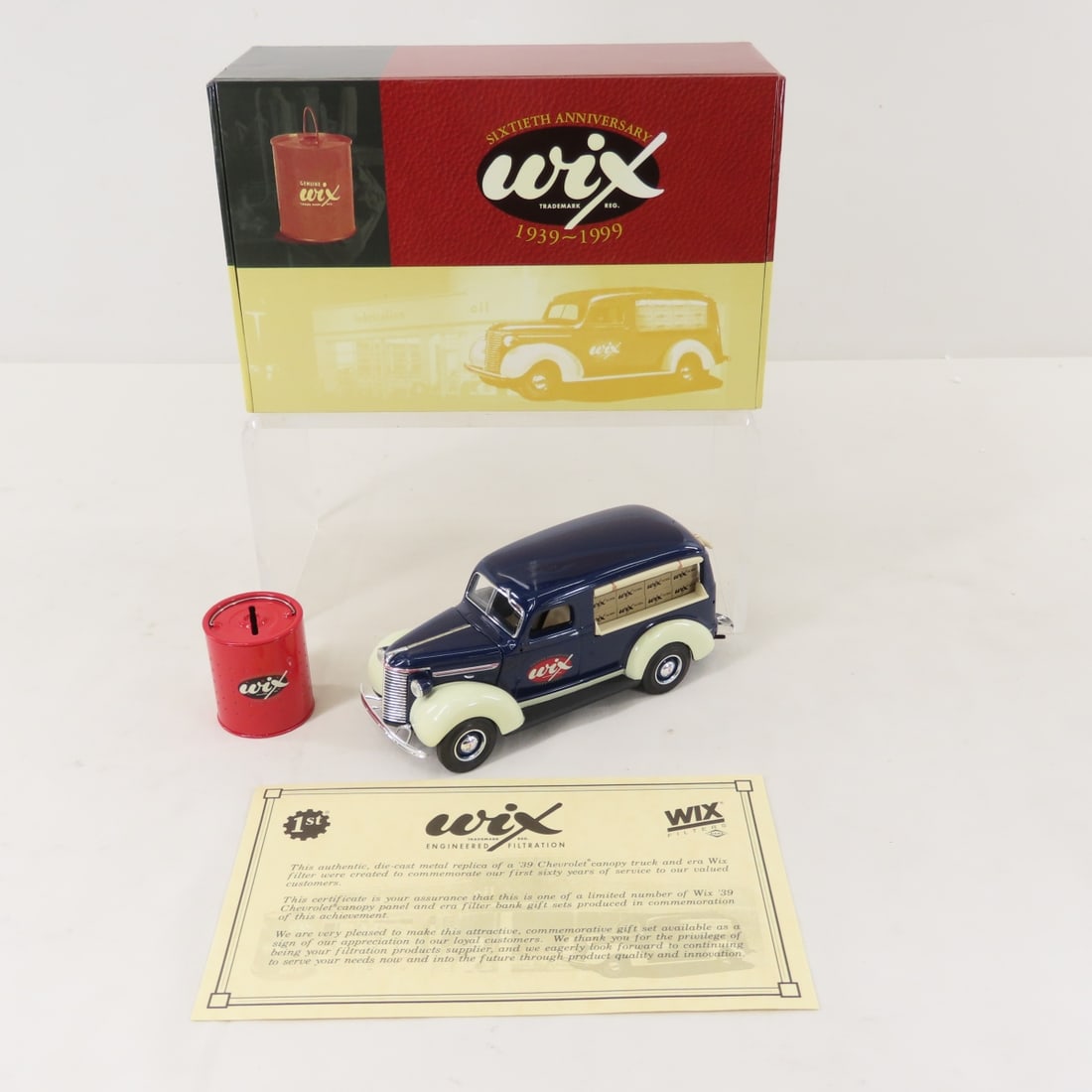 1st Gear 1:34 Wix 1939 Chevy Panel Truck Bank: 1st Gear 1:34 Wix 1939 Chevy Panel Truck Bank - Diecast Metal 99074 Coin Bank. Has original shipping box. LOT SIZE: 8x5x4" 2 LBS All information and photos, which are part of the description, are inte