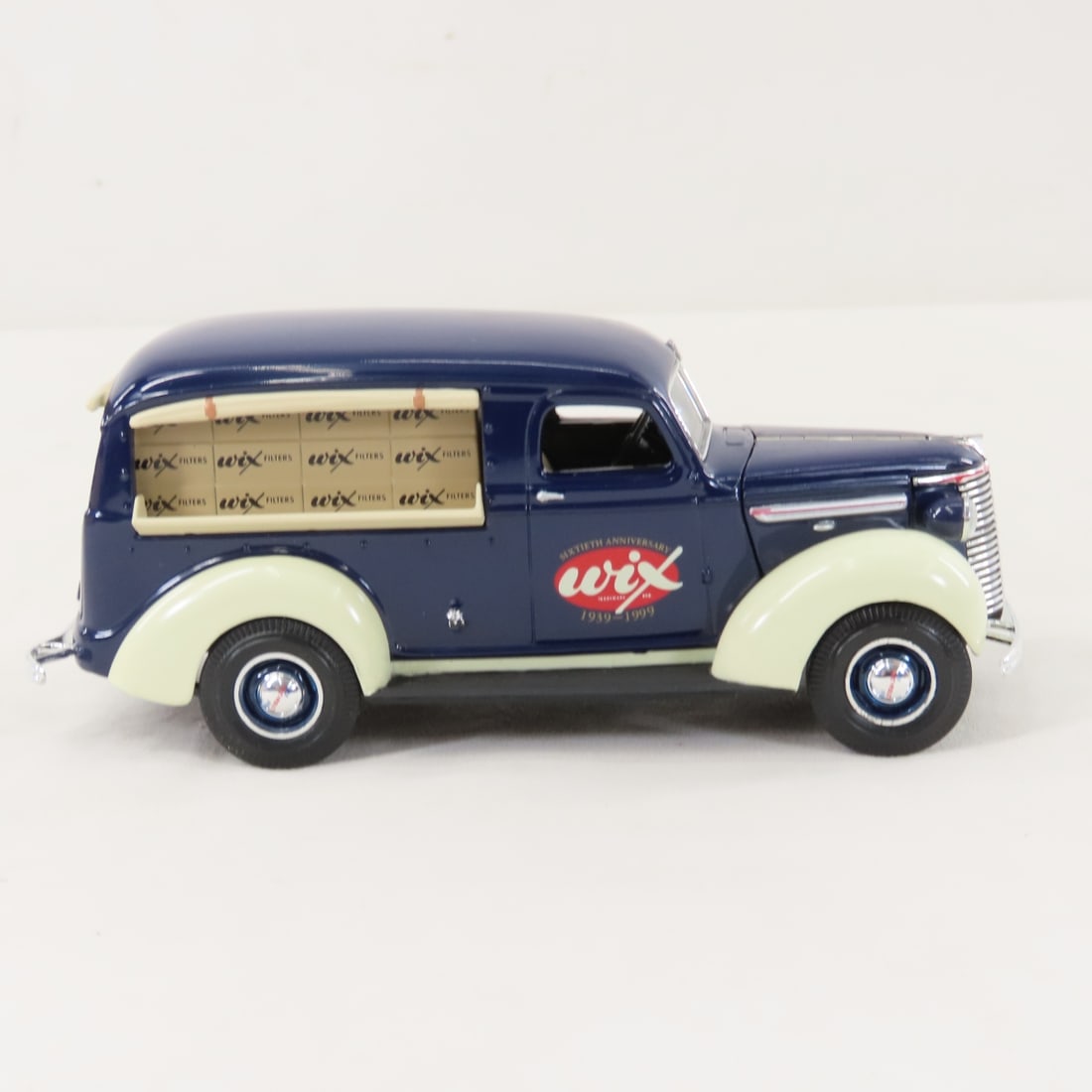 1st Gear 1:34 Wix 1939 Chevy Panel Truck Bank - 6