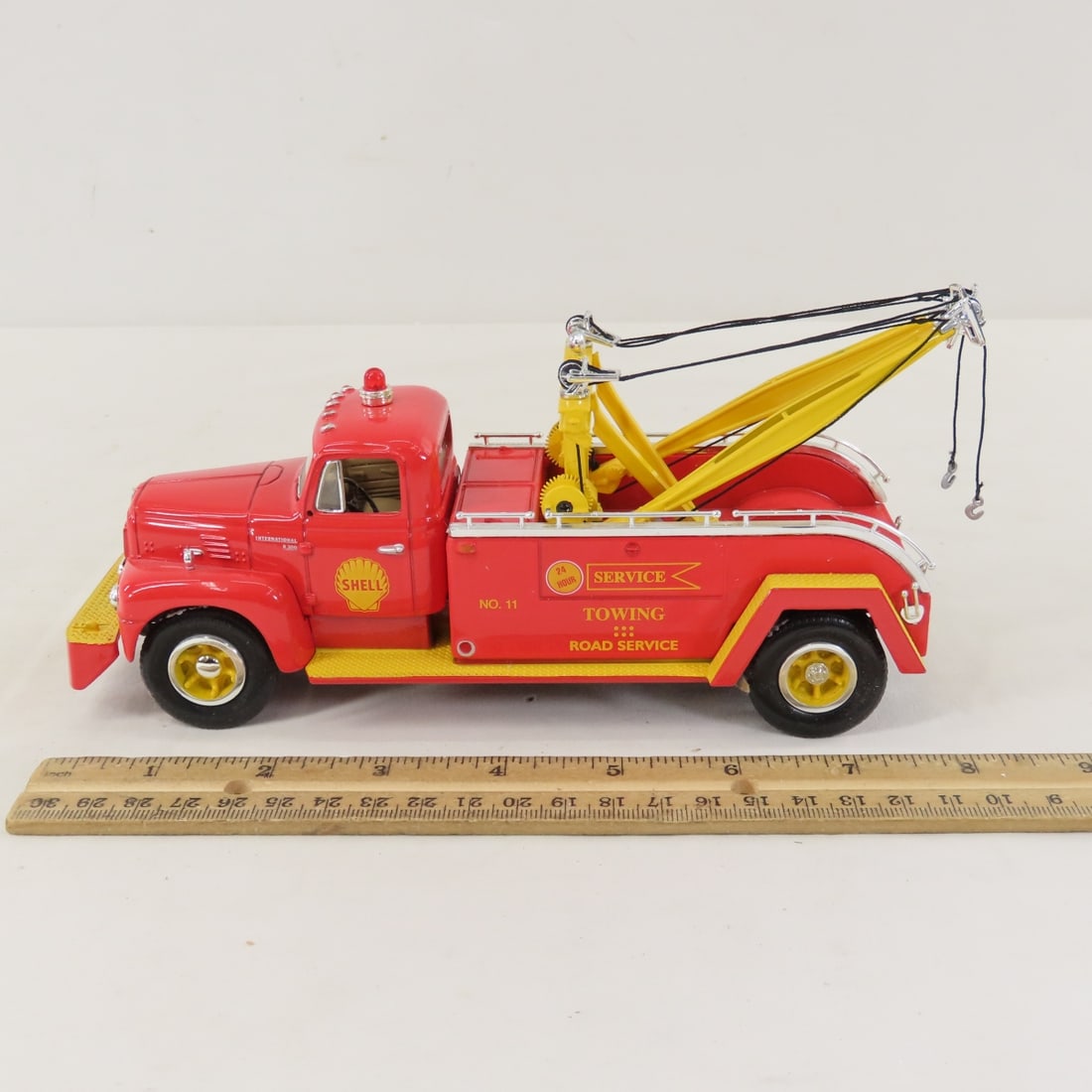 1st Gear 1:34 International, Shell R200 Tow Truck - 2