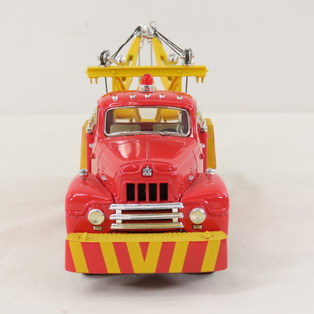 1st Gear 1:34 International, Shell R200 Tow Truck - 8