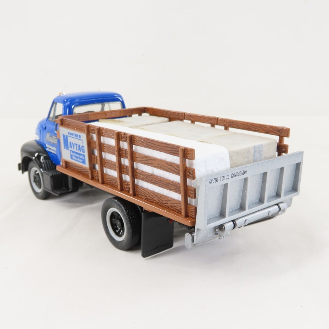 1st Gear 1:34 Maytag 1953 Ford COE Stake Truck - 3
