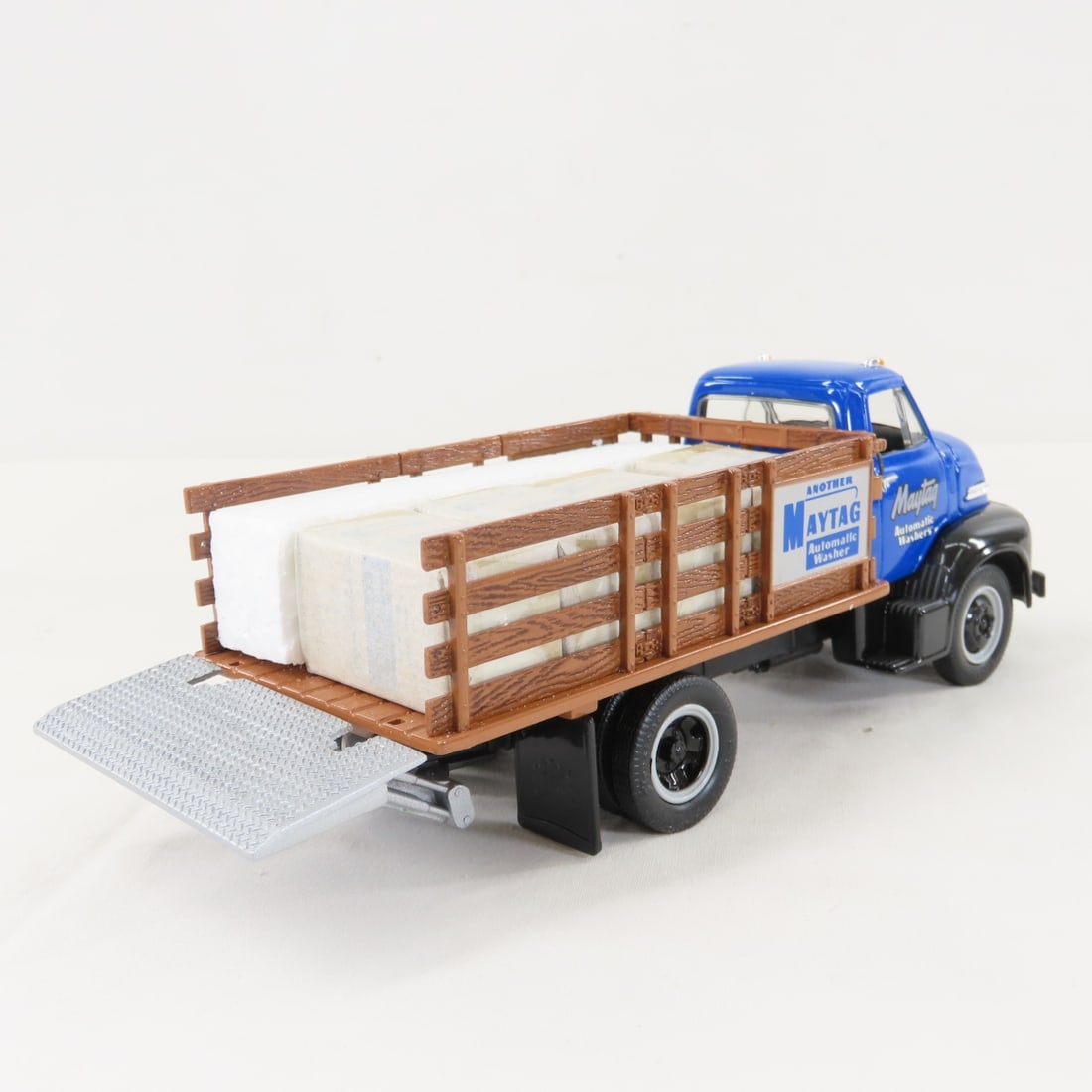 1st Gear 1:34 Maytag 1953 Ford COE Stake Truck - 5