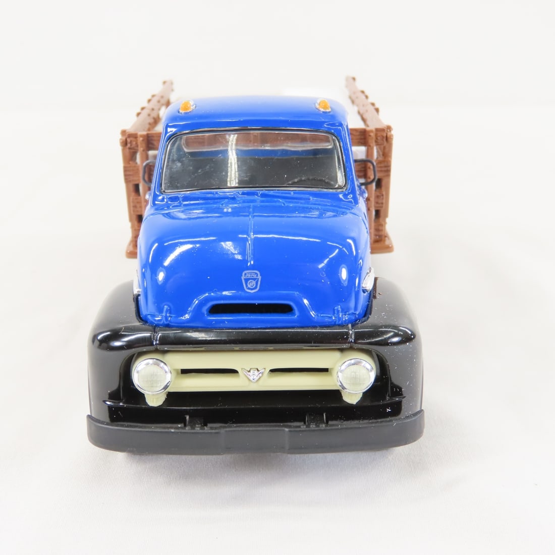 1st Gear 1:34 Maytag 1953 Ford COE Stake Truck - 8