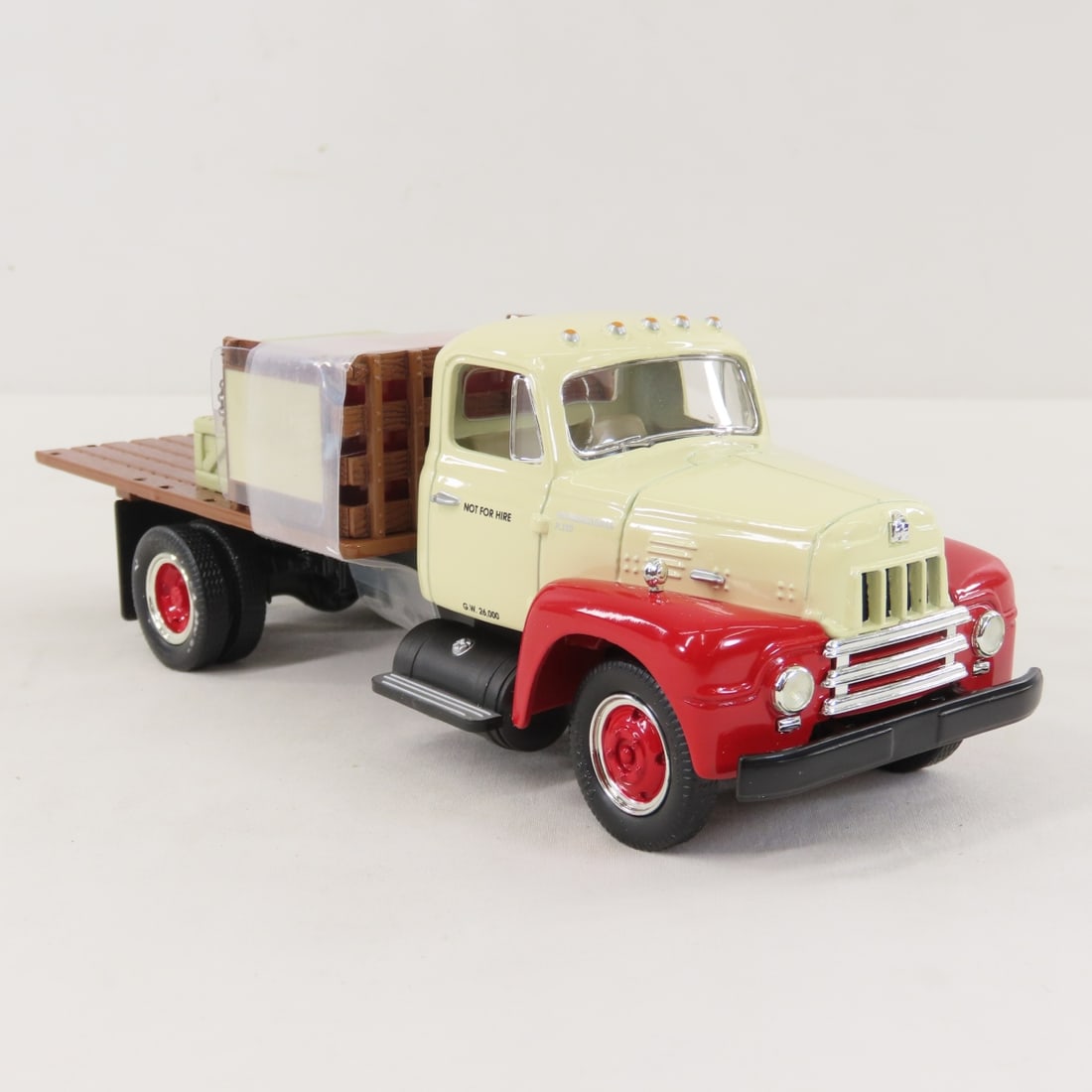 1st Gear 1957 INTL Stake Truck 1998 Farm Toy Show - 7