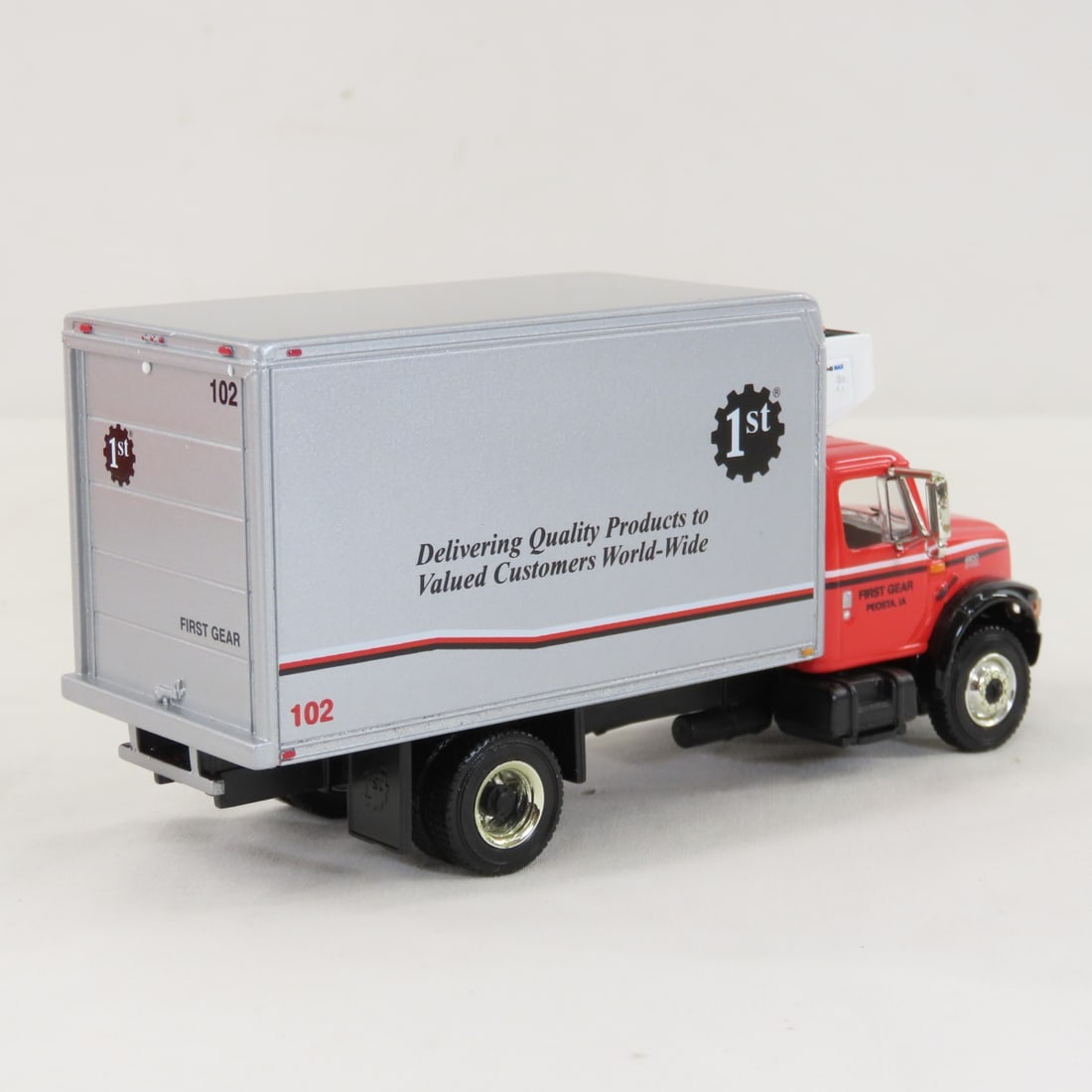 1st Gear 1:34 INTL 4900 Series Straight Truck - 5
