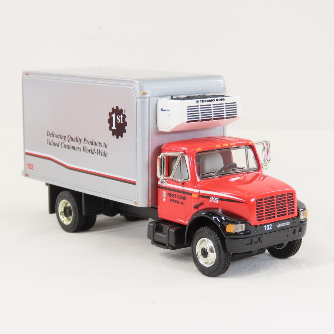 1st Gear 1:34 INTL 4900 Series Straight Truck - 7
