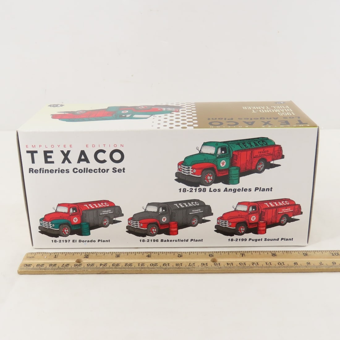 1st Gear 1:34 Texaco 1955 Diamond-T Fuel Tanker - 8