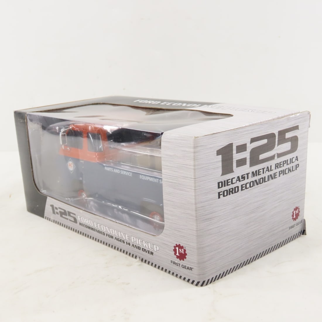 1st Gear 1:25 Ford Econoline Allis-Chalmers Pickup - 6