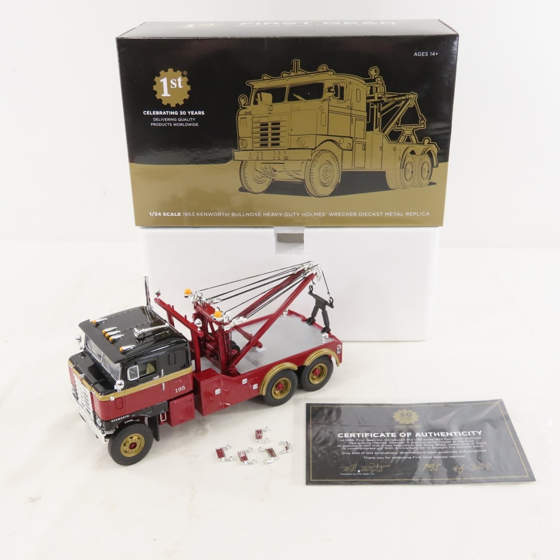 1st Gear 1:34 1953 Kenworth Bullnose Wrecker: 1st Gear 1:34 1953 Kenworth Bullnose Wrecker - Diecast Metal 18-4277, 30th Anniversary 1992-2022 Heavy Duty Holmes Wrecker. LOT SIZE: 10x6x5" 3 LBS All information and photos, which are part of the de