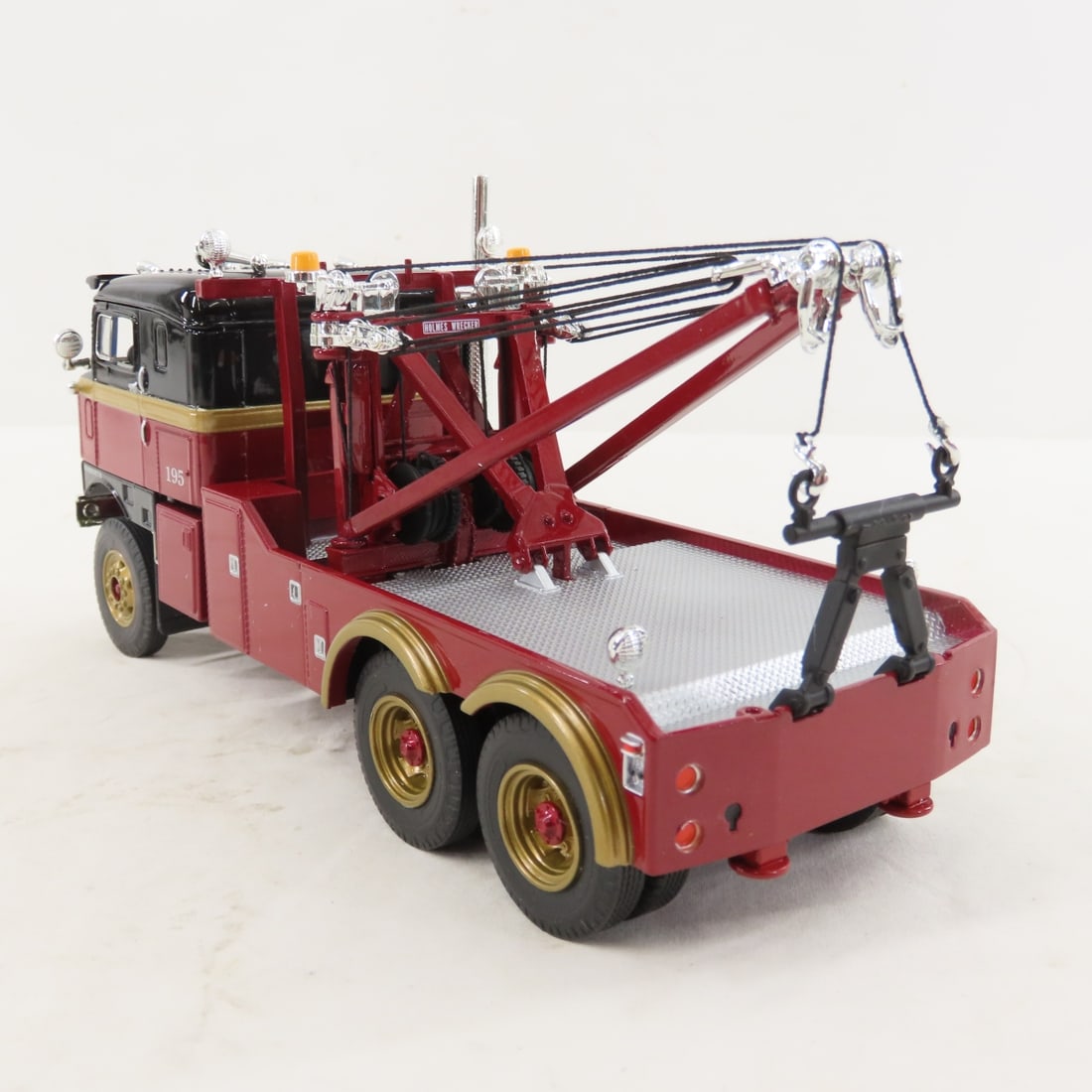 1st Gear 1:34 1953 Kenworth Bullnose Wrecker - 3