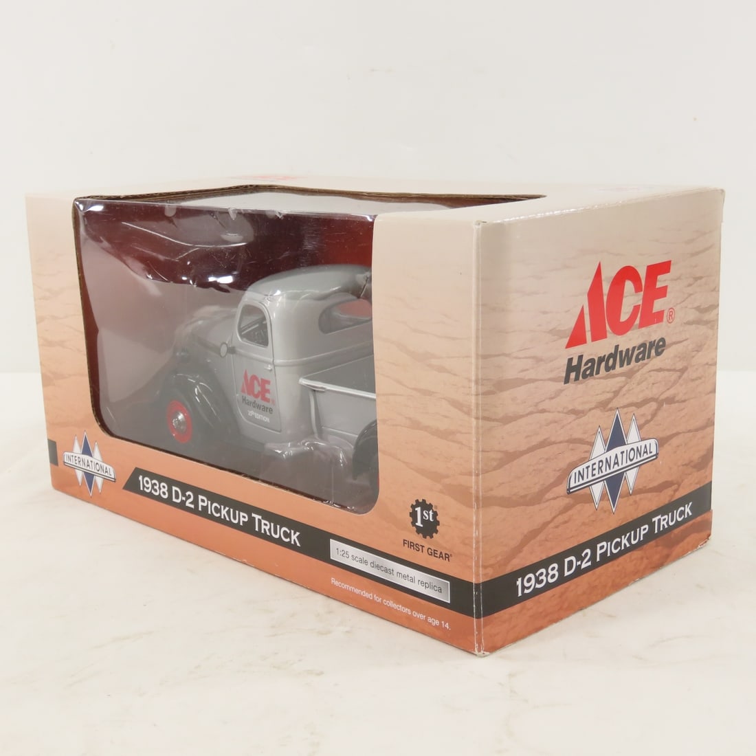 1st Gear 1:25 1938 INTL Ace Hardware D2 Pickup - 6