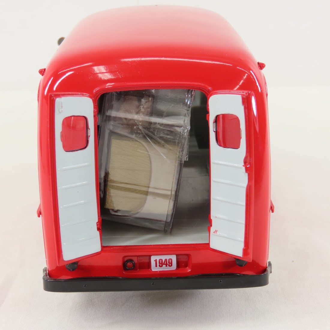 1st Gear 1:25 International Farmall Metro Van - 5