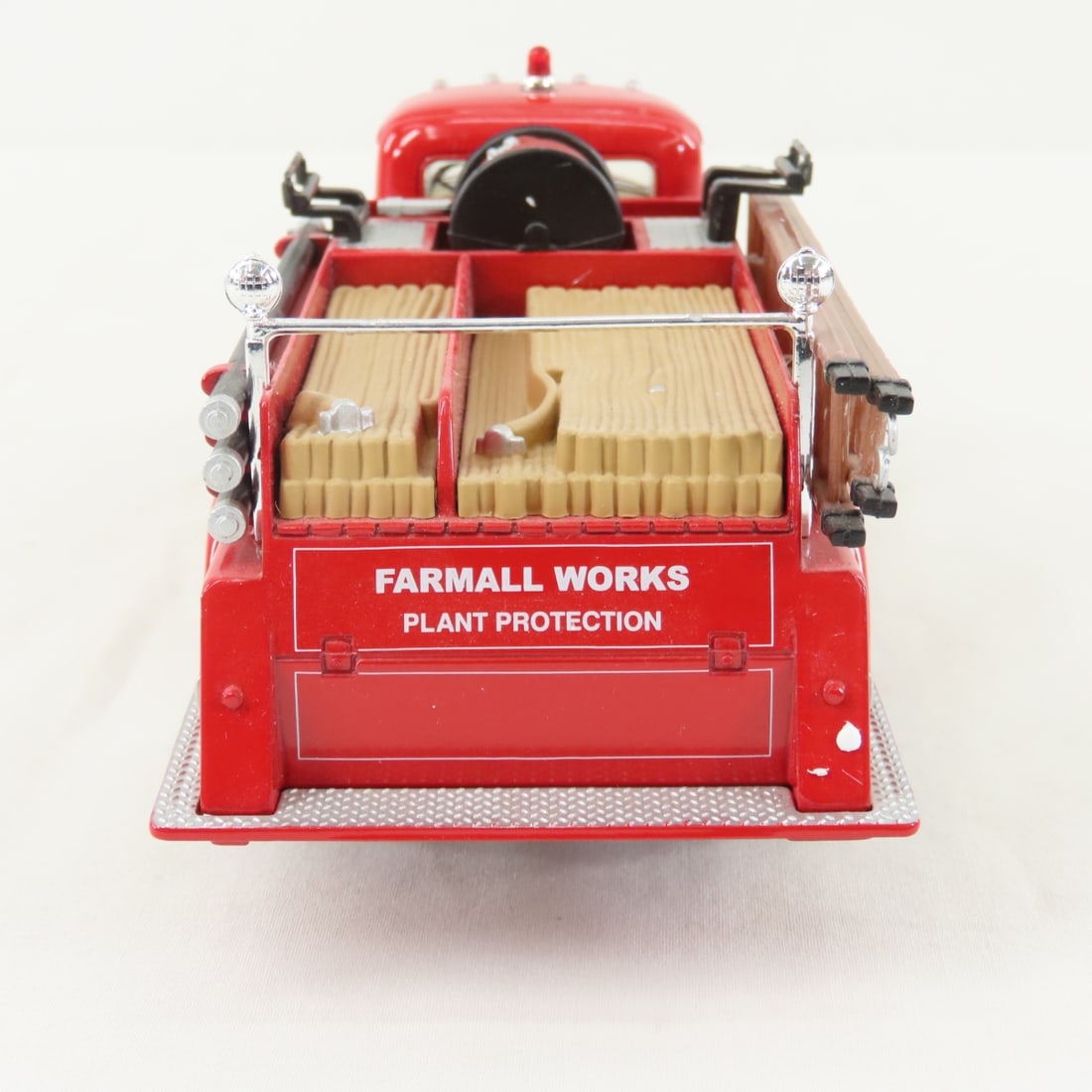 1st Gear 1:34 1957 INTL Farmall Fire Truck - 4