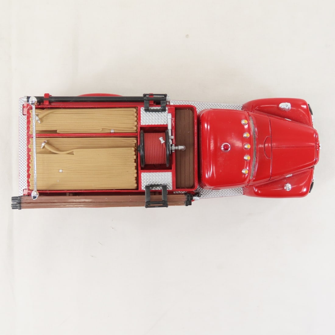 1st Gear 1:34 1957 INTL Farmall Fire Truck - 9
