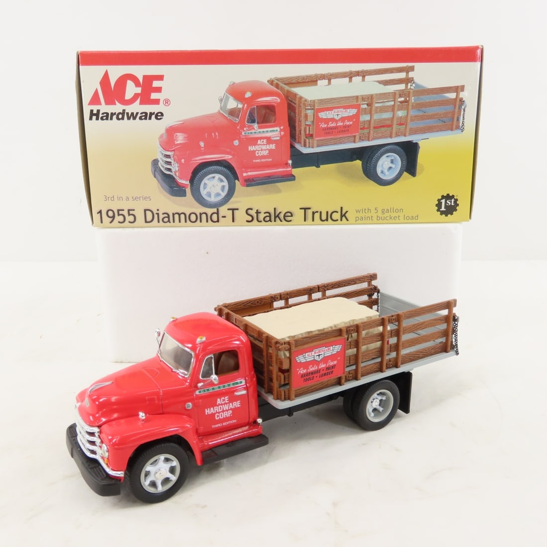1st Gear Ace Hardware 1955 Diamond-T Stake Truck: 1st Gear Ace Hardware 1955 Diamond-T Stake Truck - 1:34 Diecast Metal 18-2254. LOT SIZE: 9x4x4" 2 LBS All information and photos, which are part of the description, are intended to be as