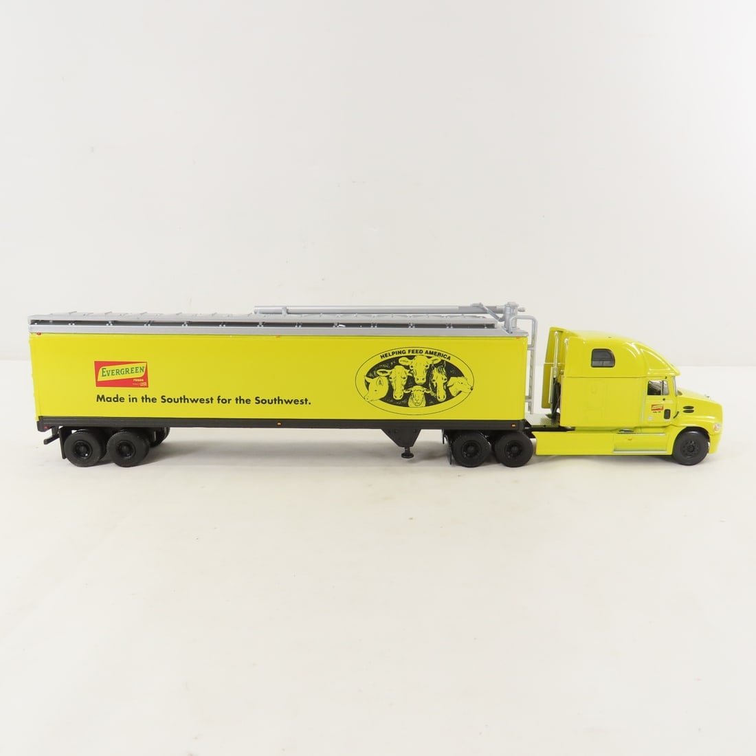 1st Gear 1:54 Evergreen Feeds Tractor & Trailer - 6
